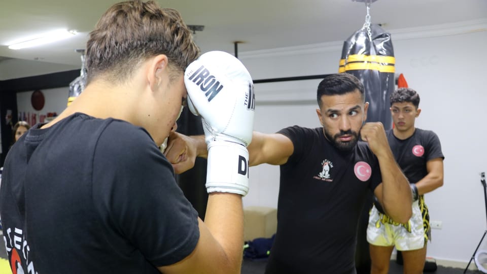 İnşaatta çalışan Avrupa şampiyonu Ahmet Ertekin, 150'ye yakın sporcu yetiştiriyor