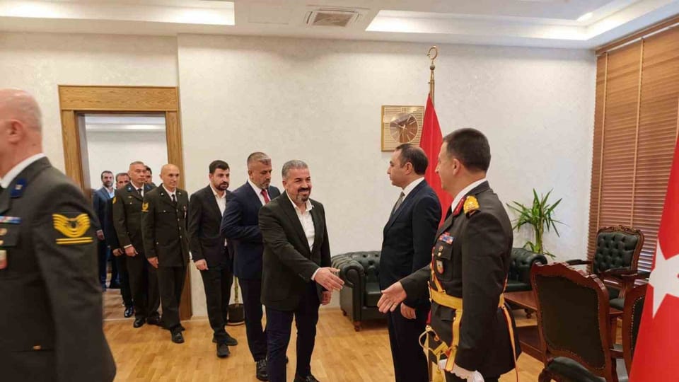 Silopi'de 29 Ekim töreninde Kaymakam Partal ve Komutan Kaya tebrikleri kabul etti