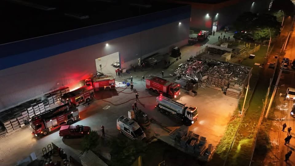 Sakarya'da alüminyum fabrikasındaki patlamada yaralanan işçi hayatını kaybetti