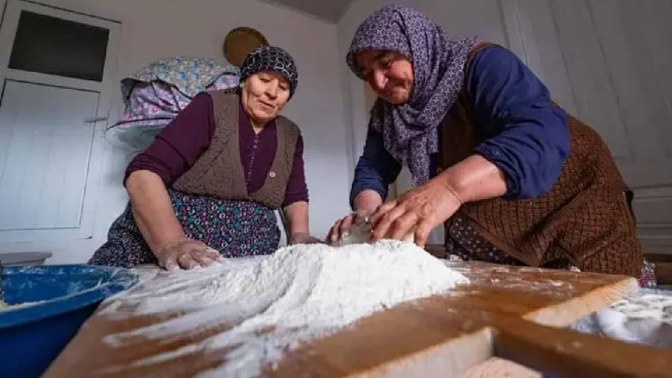 Cam kırığı ve çamurdan yapılan fırında pişiyor: 100 yıllık göç geleneği Yozgat’ta yaşatılıyor!