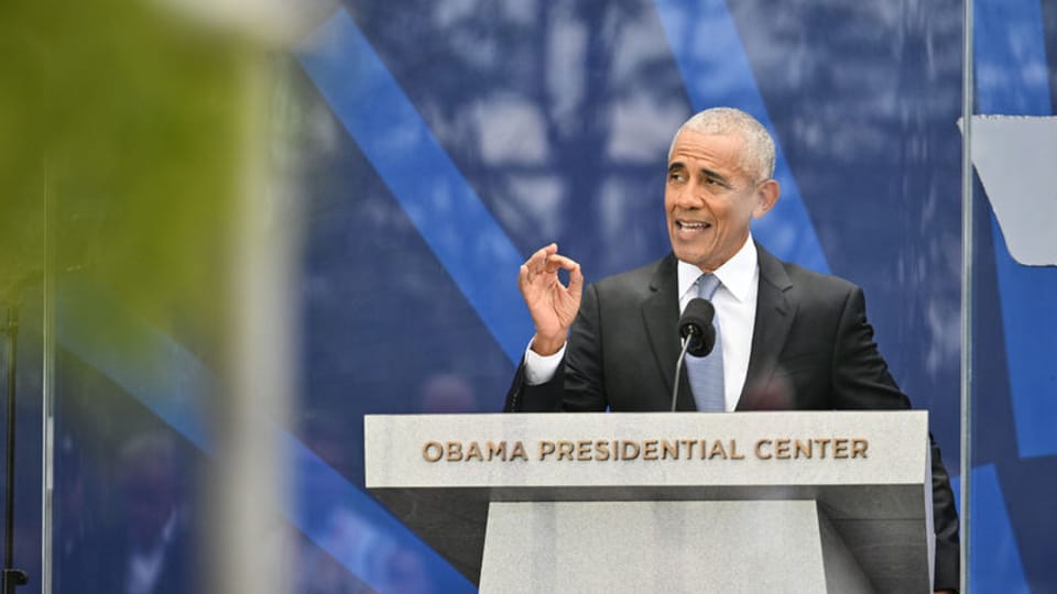 Obama, Atlanta mitinginde Trump yönetimini savaş ve ekonomi üzerinden eleştirdi