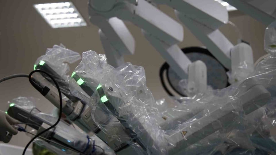 Muş'taki hasta için İstanbul'dan uzaktan robotik rahim ameliyatı yapıldı