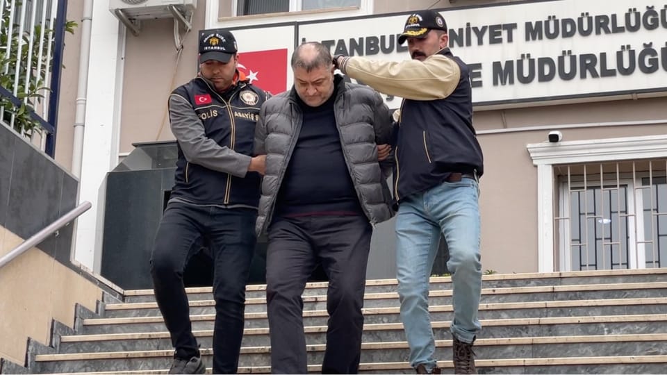Kanlı tapu çetesinin elebaşı firari hükümlü Şişli'de saklandığı evde yakalandı