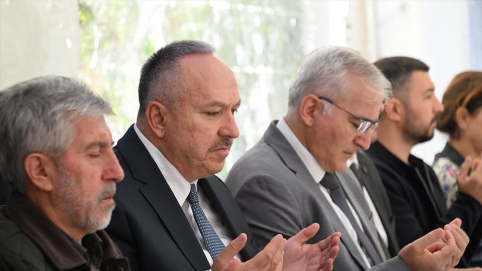 Emniyet Genel Müdürü Fidan, şehit polis Türkoğlu'nun ailesine başsağlığı diledi