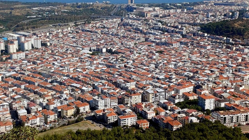 Prof. Dr. Kılıç, İzmir'de acil kentsel dönüşüm çağrısı yaptı