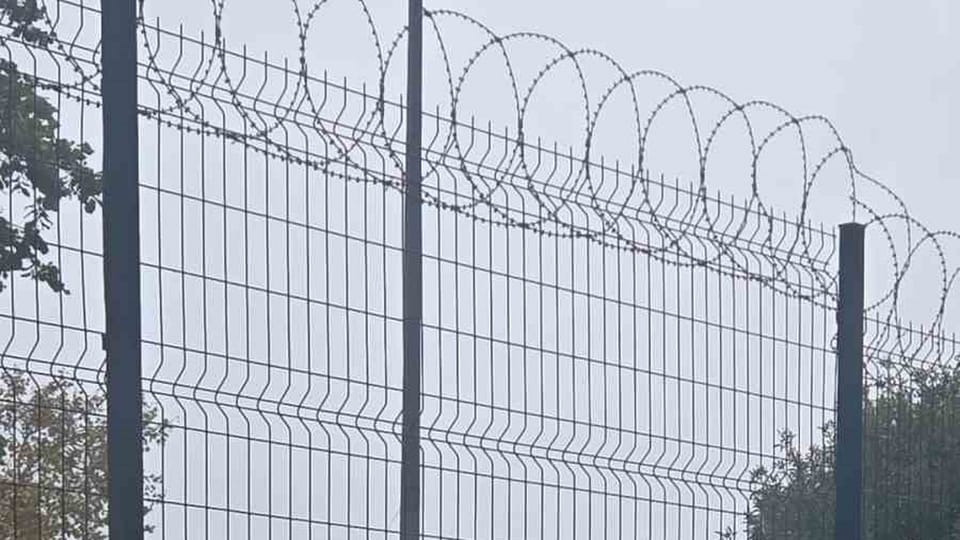Avcılar'da okul önündeki tartışmada bekçi, kendisine saldıran veliyi ayağından vurdu