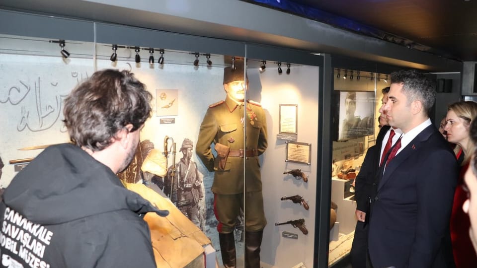 Çanakkale Savaşları Mobil Müze Tırı Selendi'de kapılarını açtı